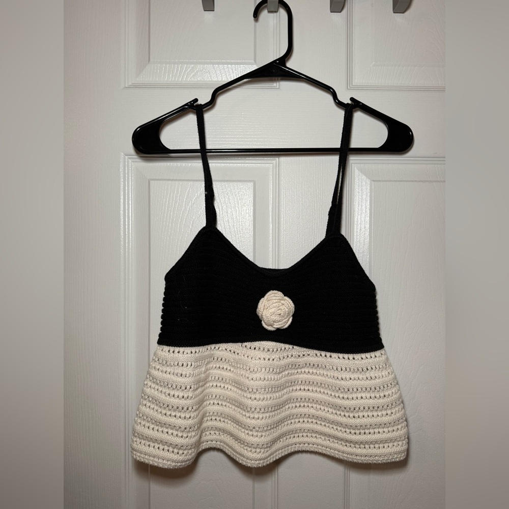Aeropostale Black and White Knit Blouse